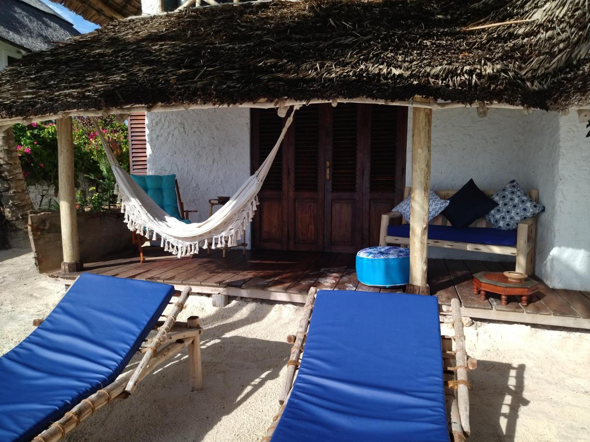 Mamamapambo Boutique Hotel Джамбиани Экстерьер фото